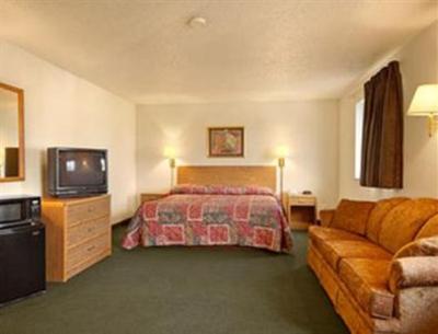 фото отеля Super 8 New Stanton