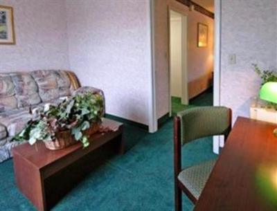 фото отеля Days Inn Central Tulsa