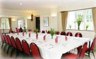 фото отеля Mannings Heath Hotel Horsham (England)