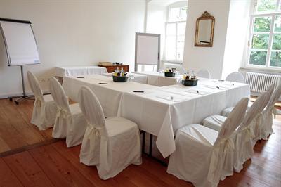 фото отеля Hotel Schloss Lehen
