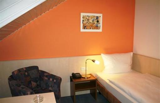 фото отеля Hotel Am Bad Esslingen am Neckar