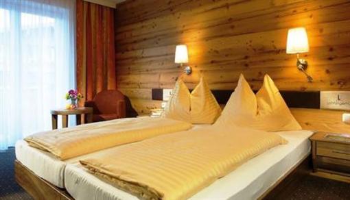 фото отеля Lohningerhof Hotel Maria Alm an Steinernen Meer