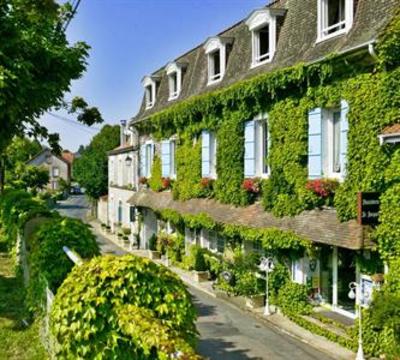 фото отеля Hostellerie Saint Jacques Hotel Saint-Saud-Lacoussiere