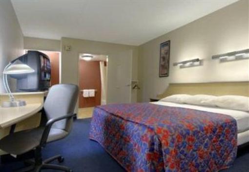 фото отеля Red Roof Inn Willoughby