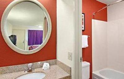 фото отеля Red Roof Inn Willoughby