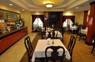 фото отеля Fireside Inn & Suites