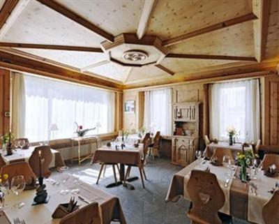 фото отеля Hotel Crusch Alba