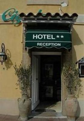 фото отеля P'tit Dej-Hotel Martigues Le 5