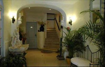 фото отеля P'tit Dej-Hotel Martigues Le 5