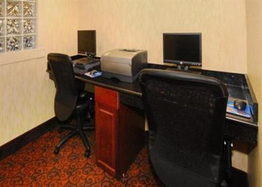 фото отеля Dover-Days Inn Downtown