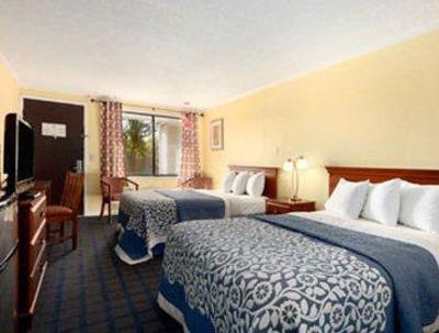 фото отеля Dover-Days Inn Downtown
