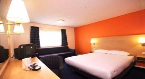 фото отеля Travelodge Newbury Tot Hill Farnborough