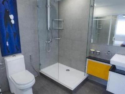 фото отеля Tudor Court Serviced Apartments