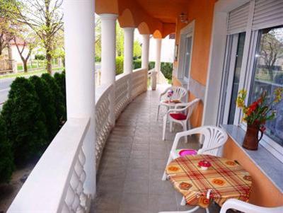 фото отеля Joker Villa Apartmanhaus