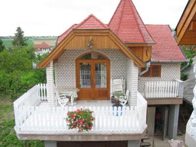 фото отеля Joker Villa Apartmanhaus
