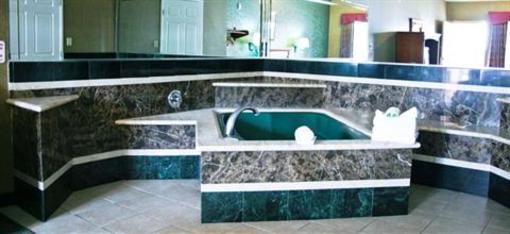 фото отеля Crystal Inn & Suites
