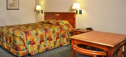 фото отеля Crystal Inn & Suites
