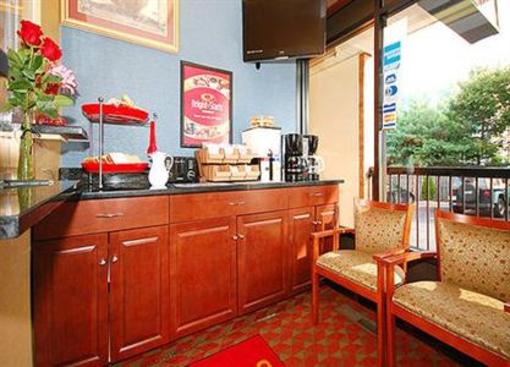 фото отеля Econo Lodge College Park
