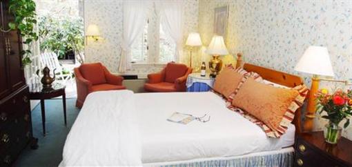 фото отеля Copper Beech Inn