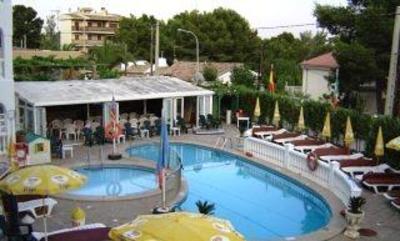 фото отеля Apartamentos Atalaya Bosque Calvia