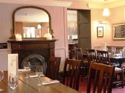 фото отеля Bear Hotel Esher