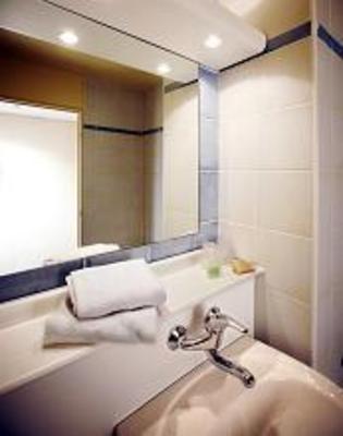 фото отеля Campanile Paris Ouest Pte De Champerret Levallois Hotel Levallois-Perret