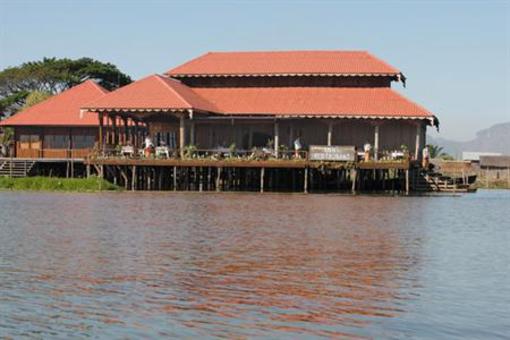 фото отеля Shwe Inn Tha Floating Resort