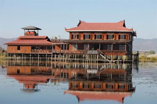 фото отеля Shwe Inn Tha Floating Resort