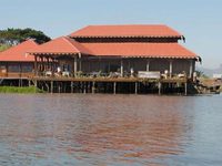 Shwe Inn Tha Floating Resort