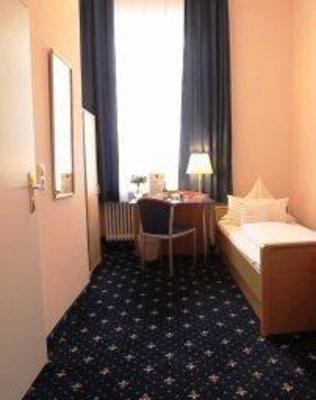 фото отеля Hotel Bristol Düsseldorf