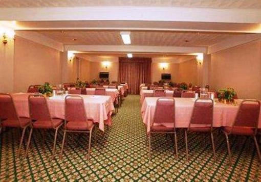 фото отеля Econo Lodge Downtown Lake George