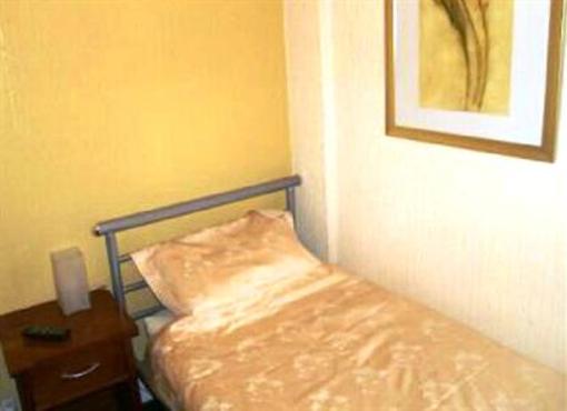 фото отеля Guyz Hotel