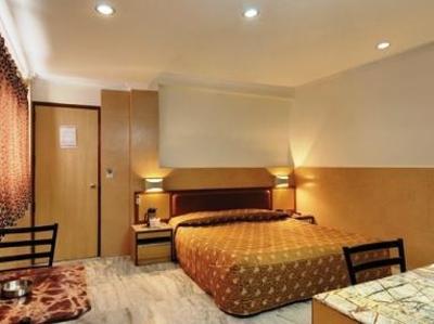 фото отеля Hotel Anmol Deluxe New Delhi