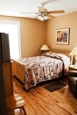 фото отеля Dolan's Inn and Suites