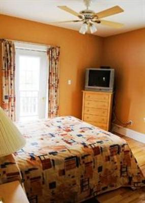 фото отеля Dolan's Inn and Suites