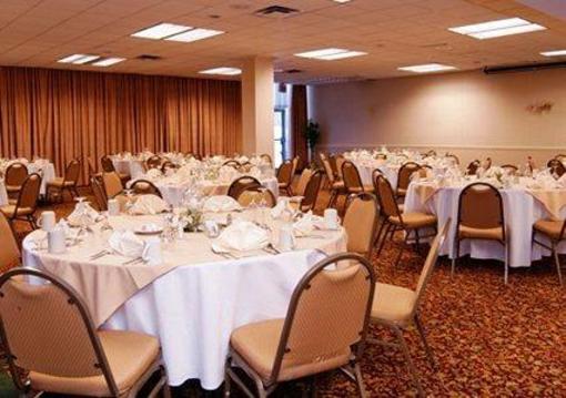 фото отеля Quality Inn and Conference Center