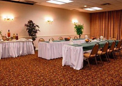 фото отеля Quality Inn and Conference Center