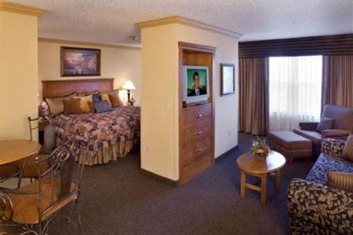 фото отеля Clubhouse Hotel and Suites