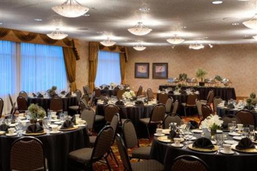 фото отеля Clubhouse Hotel and Suites