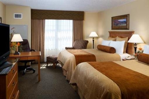 фото отеля Clubhouse Hotel and Suites
