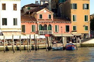 фото отеля Hotel Canal Venice