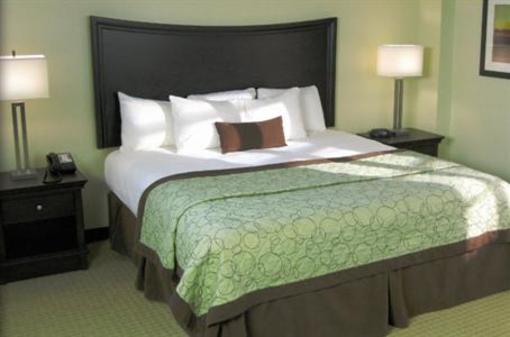 фото отеля Baymont Inn & Suites Valdosta At Valdosta Mall