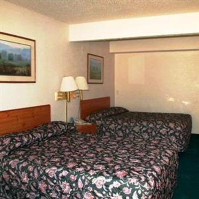 фото отеля Oaktree Inn & Suites