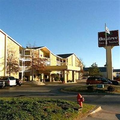 фото отеля Oaktree Inn & Suites