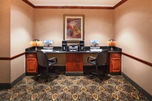 фото отеля Holiday Inn Express Hotel & Suites Woodward