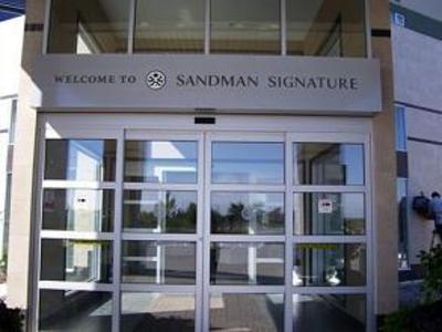 фото отеля Sandman Signature Hotel Toronto Airport