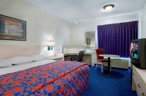 фото отеля Red Roof Inn Gainesville