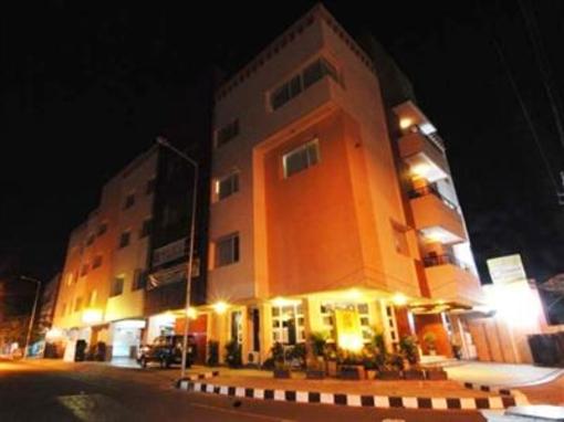 фото отеля Istana Hotel Jember