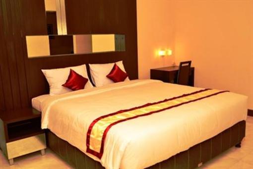 фото отеля Istana Hotel Jember