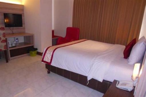 фото отеля Istana Hotel Jember